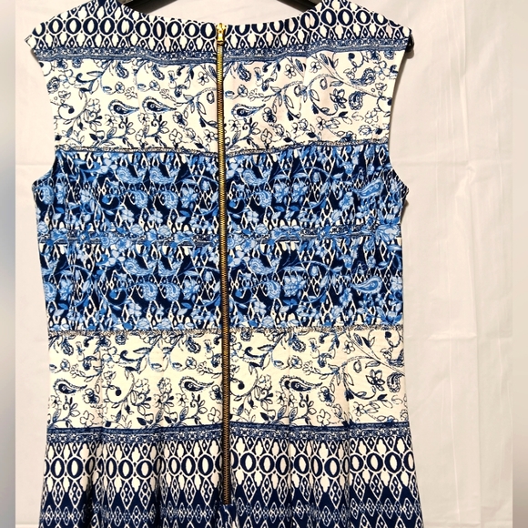 Gabby Skye EUC Women's Dress, Excellent Quality, Blue & White Patterned, Size 8 - Picture 8 of 9